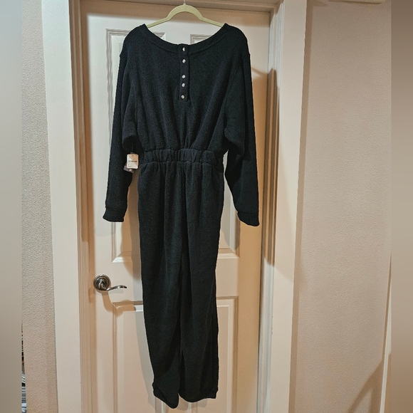 Free People Keepin It Real Jumpsuit Long Sleeve Scoop Neck Button Back Black NWT - Picture 9 of 16
